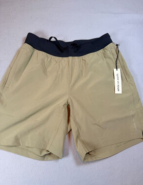 While on Earth Origin Short 7" Inseam Overland Men's Medium NWT UPF 50+